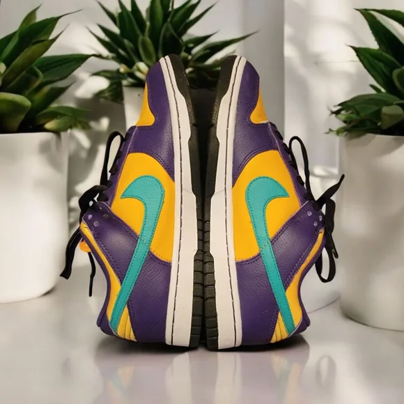 Nike Women's Size 9 Purple Lisa Leslie and Emerald mid top Sneakers. - Picture 6 of 10